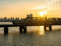 阪神なんば線淀川橋梁改築事業を進めています