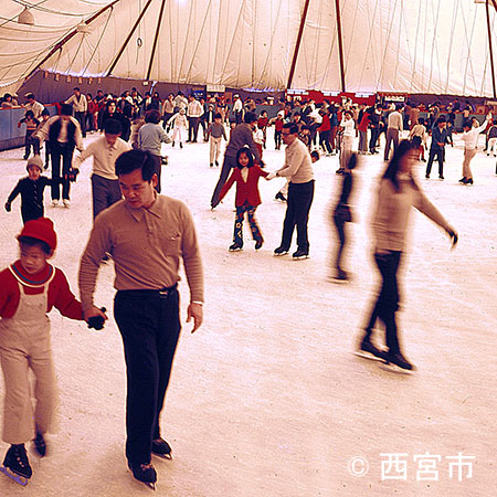 「アイススケートリンク」が阪神パークに開設